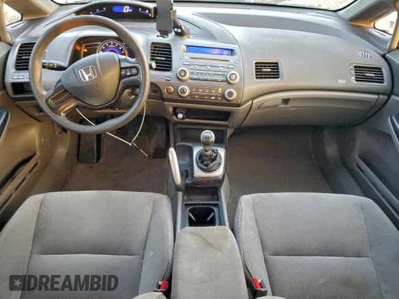 ✅ 2007 Honda Civic LX • VIN: 1HGFA15507L031213 • Lot: 94589145. Wystawiony na Copart z przebiegiem 175 134 mil. Bezpłatny archiwum sprzedaży aukcyjnych z USA i szczegółowy raport historii pojazdu na DreamBid. Zdjęcie 8.