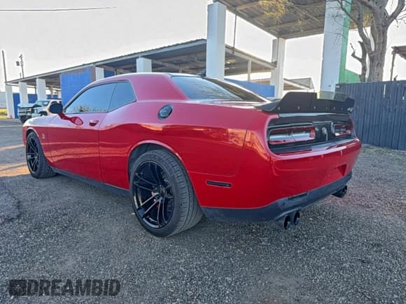 ✅ 2016 Dodge Challenger R/T Scat Pack • VIN: 2C3CDZFJ4GH300754 • Lot: 96013435. Wystawiony na Copart z przebiegiem 91 766 mil. Bezpłatny archiwum sprzedaży aukcyjnych z USA i szczegółowy raport historii pojazdu na DreamBid. Zdjęcie 3.