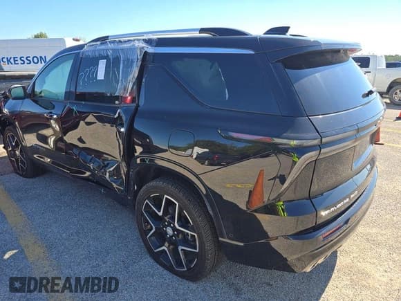 ✅ 2025 Chevrolet Traverse AWD High Country • VIN: 1GNEVKRS6SJ176899 • Lot: 43658756. Wystawiony na IAAI z przebiegiem 18 060 mil. Bezpłatny archiwum sprzedaży aukcyjnych z USA i szczegółowy raport historii pojazdu na DreamBid. Zdjęcie 32.
