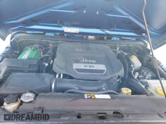 ✅ 2016 Jeep Wrangler Unlimited Sport • VIN: 1C4BJWDG3GL115622 • Lot: 57872455. Wystawiony na Copart z przebiegiem 98 812 mil. Bezpłatny archiwum sprzedaży aukcyjnych z USA i szczegółowy raport historii pojazdu na DreamBid. Zdjęcie 12.