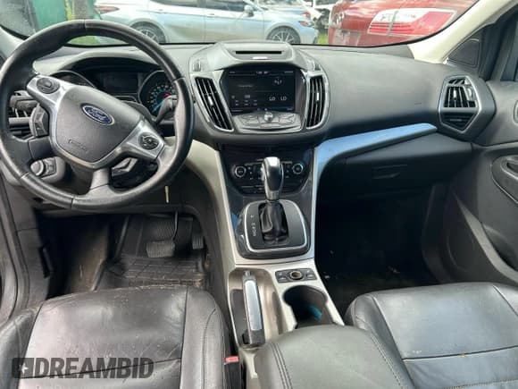 ✅ 2013 Ford Escape SEL • VIN: 1FMCU0HX5DUA87973 • Lot: 87107025. Wystawiony na Copart z przebiegiem Nie podano. Bezpłatny archiwum sprzedaży aukcyjnych z USA i szczegółowy raport historii pojazdu na DreamBid. Zdjęcie 9.
