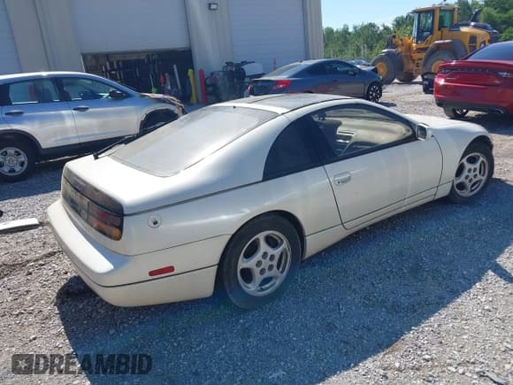 ✅ 1993 Nissan 300ZX • VIN: JN1RZ26HXPX537999 • Лот: 42180858. Опубликован ранее на IAAI с пробегом 107 060 миль. Бесплатный доступ к архиву аукционных продаж из США и подробный отчёт об истории автомобиля на DreamBid. Изображение 4.