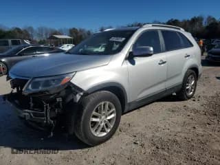 ✅ 2014 Kia Sorento LX • VIN: 5XYKT4A61EG537536 • Lot: 90756825. Listed on Copart with 153,189 mi. Free auction sales archive from the USA and detailed vehicle history report at DreamBid. Image 1.
