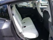 ✅ 2025 Tesla Model Y Performance • VIN: 7SAYGDEF3SF254196 • Lot: 42493835. Wystawiony na IAAI z przebiegiem 2 500 mil. Bezpłatny archiwum sprzedaży aukcyjnych z USA i szczegółowy raport historii pojazdu na DreamBid. Zdjęcie 8.