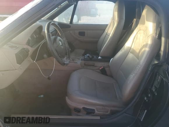 ✅ 2000 BMW Z3 2.5 • VIN: WBACH9343YLF88835 • Лот: 77306774. Опубликован ранее на Copart с пробегом Не указан. Бесплатный доступ к архиву аукционных продаж из США и подробный отчёт об истории автомобиля на DreamBid. Изображение 7.