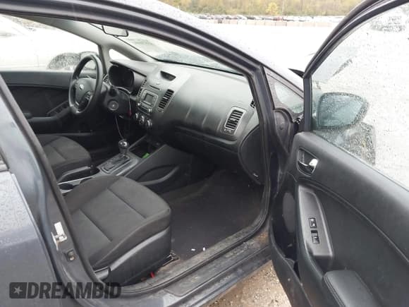 ✅ 2016 Kia Forte LX • VIN: KNAFK4A66G5486709 • Lot: 43574684. Wystawiony na IAAI z przebiegiem 90 604 mil. Bezpłatny archiwum sprzedaży aukcyjnych z USA i szczegółowy raport historii pojazdu na DreamBid. Zdjęcie 5.