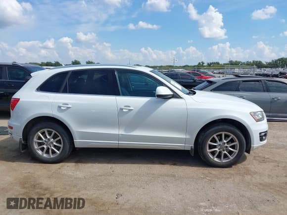 ✅ 2012 Audi Q5 Premium • VIN: WA1CFAFPXCA041962 • Lot: 43393112. Listed on IAAI with 98,329 mi. Free auction sales archive from the USA and detailed vehicle history report at DreamBid. Image 13.