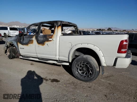 ✅ 2021 Ram 2500 Laramie • VIN: 3C6UR5FL6MG658355 • Lot: 87945305. Wystawiony na Copart z przebiegiem Nie podano. Bezpłatny archiwum sprzedaży aukcyjnych z USA i szczegółowy raport historii pojazdu na DreamBid. Zdjęcie 2.