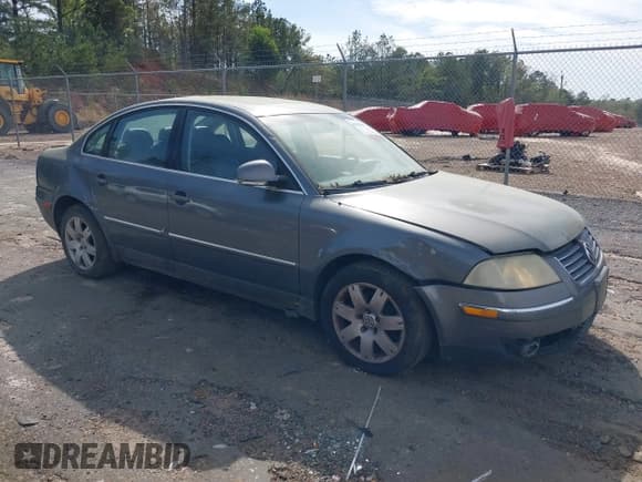 ✅ 2005 Volkswagen Passat • VIN: WVWBD63B85E087136 • Lot: 41896087. Wystawiony na IAAI z przebiegiem 174 539 mil. Bezpłatny archiwum sprzedaży aukcyjnych z USA i szczegółowy raport historii pojazdu na DreamBid. Zdjęcie 1.