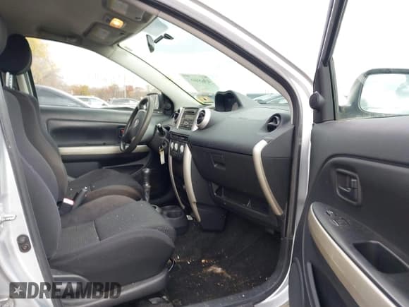 ✅ 2005 Scion xA • VIN: JTKKT624350116196 • Lot: 43684667. Wystawiony na IAAI z przebiegiem 227 584 mil. Bezpłatny archiwum sprzedaży aukcyjnych z USA i szczegółowy raport historii pojazdu na DreamBid. Zdjęcie 5.