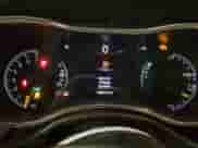 2018 Jeep Grand Cherokee Altitude z VIN 1C4RJFAG4JC397098, wystawiony jako Copart lot #82310585 z przebiegiem 138 914 mil mil oraz Szkoda całkowita • Salvage title. Historia ofert i sprzedaży dostępna na DreamBid. Obrazek 9.