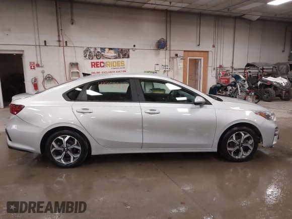 ✅ 2019 Kia Forte LXS • VIN: 3KPF24ADXKE044658 • Лот: 43350368. Опубликован ранее на IAAI с пробегом 104 387 миль. Бесплатный доступ к архиву аукционных продаж из США и подробный отчёт об истории автомобиля на DreamBid. Изображение 13.