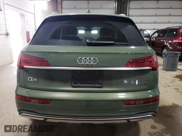 ✅ 2023 Audi Q5 Premium • VIN: WA1ABAFY1P2082847 • Lot: 70024975. Wystawiony na Copart z przebiegiem 27 295 mil. Bezpłatny archiwum sprzedaży aukcyjnych z USA i szczegółowy raport historii pojazdu na DreamBid. Zdjęcie 6.