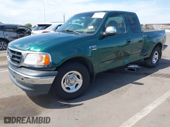 ✅ 2000 Ford F-150 XL • VIN: 1FTRX07L2YKA29325 • Lot: 43260846. Wystawiony na IAAI z przebiegiem Nie podano. Bezpłatny archiwum sprzedaży aukcyjnych z USA i szczegółowy raport historii pojazdu na DreamBid. Zdjęcie 2.