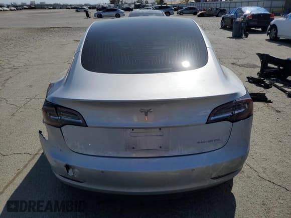✅ 2018 Tesla Model 3 Long Range Battery • VIN: 5YJ3E1EB4JF069307 • Лот: 55079415. Опубликован ранее на Copart с пробегом 96 899 миль. Бесплатный доступ к архиву аукционных продаж из США и подробный отчёт об истории автомобиля на DreamBid. Изображение 6.