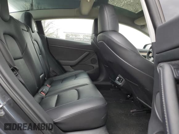 ✅ 2023 Tesla Model 3 • VIN: 5YJ3E1EA2PF550088 • Lot: 50633315. Wystawiony na Copart z przebiegiem 45 221 mil. Bezpłatny archiwum sprzedaży aukcyjnych z USA i szczegółowy raport historii pojazdu na DreamBid. Zdjęcie 10.