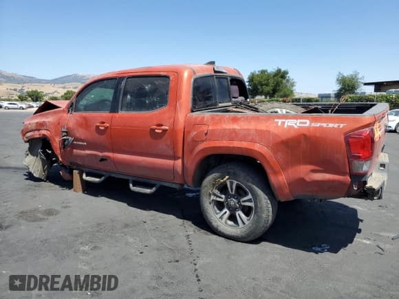 ✅ 2016 Toyota Tacoma SR5 • VIN: 3TMAZ5CN6GM002857 • Лот: 59328325. Опубликован ранее на Copart с пробегом 109 530 миль. Бесплатный доступ к архиву аукционных продаж из США и подробный отчёт об истории автомобиля на DreamBid. Изображение 2.