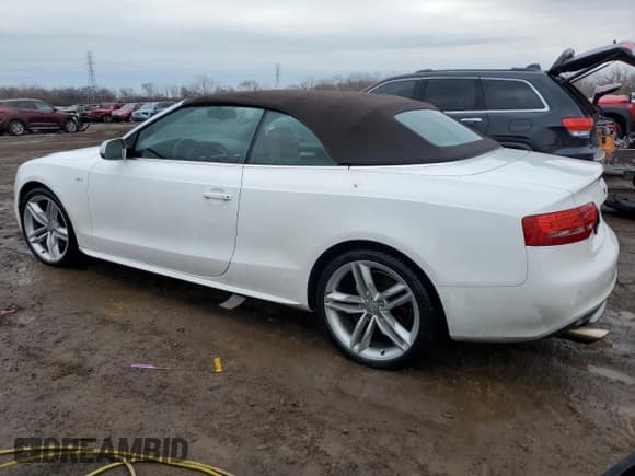 ✅ 2010 Audi S5 Prestige • VIN: WAUVGAFH3AN007823 • Lot: 47452645. Wystawiony na Copart z przebiegiem 107 972 mil. Bezpłatny archiwum sprzedaży aukcyjnych z USA i szczegółowy raport historii pojazdu na DreamBid. Zdjęcie 2.