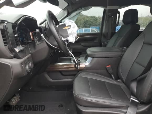 2024 Chevrolet Silverado 3500HD LT with VIN 2GC4YTEY6R1131686, listed as a Copart auction lot 81824665 with 34,595 mi miles and Salvage title. Bid and sale history available at DreamBid. Image 7.