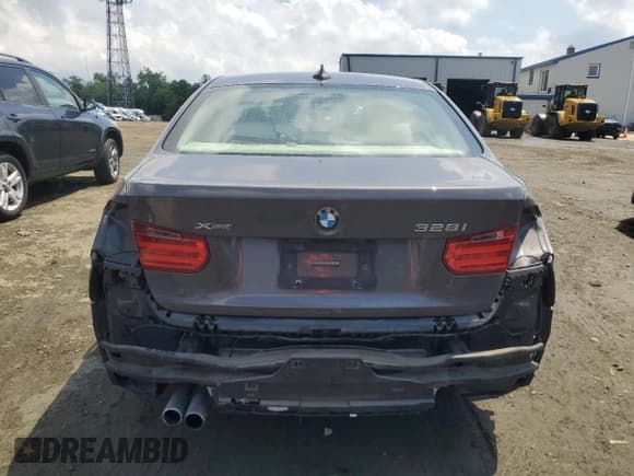 ✅ 2013 BMW 3 Series 328i xDrive • VIN: WBA3B5G58DNS02015 • Лот: 58586515. Опубликован ранее на Copart с пробегом 241 767 миль. Бесплатный доступ к архиву аукционных продаж из США и подробный отчёт об истории автомобиля на DreamBid. Изображение 6.