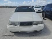 ✅ 1998 Volvo V90 • VIN: YV1KW9602W1045893 • Lot: 77673814. Wystawiony na Copart z przebiegiem 199 932 mil. Bezpłatny archiwum sprzedaży aukcyjnych z USA i szczegółowy raport historii pojazdu na DreamBid. Zdjęcie 5.