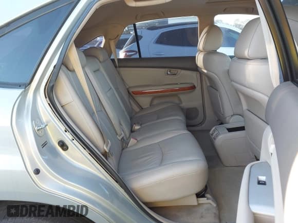 ✅ 2004 Lexus RX 330 • VIN: JTJGA31U140015687 • Lot: 43866460. Listed on IAAI with 185,797 mi. Free auction sales archive from the USA and detailed vehicle history report at DreamBid. Image 8.