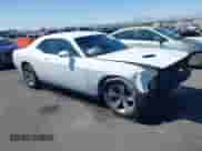 2017 Dodge Challenger SXT Plus z VIN 2C3CDZAG6HH639660, wystawiony jako IAAI lot #43218917 z przebiegiem 147 004 mil mil oraz . Historia ofert i sprzedaży dostępna na DreamBid. Obrazek 1.