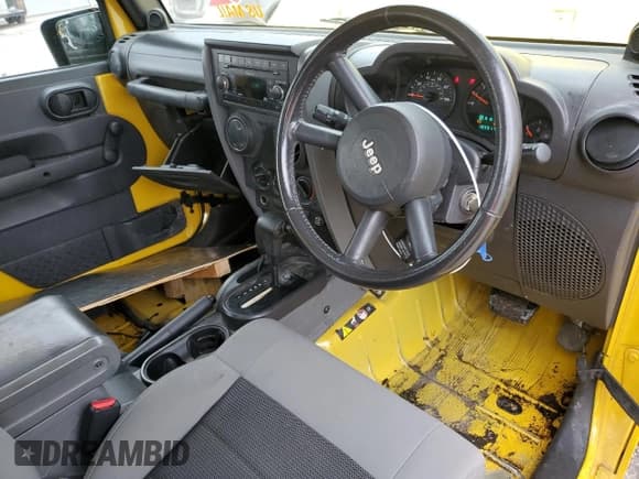 ✅ 2008 Jeep Wrangler X • VIN: 1J4FZ24118L511476 • Lot: 85471624. Listed on Copart with 189,917 mi. Free auction sales archive from the USA and detailed vehicle history report at DreamBid. Image 8.