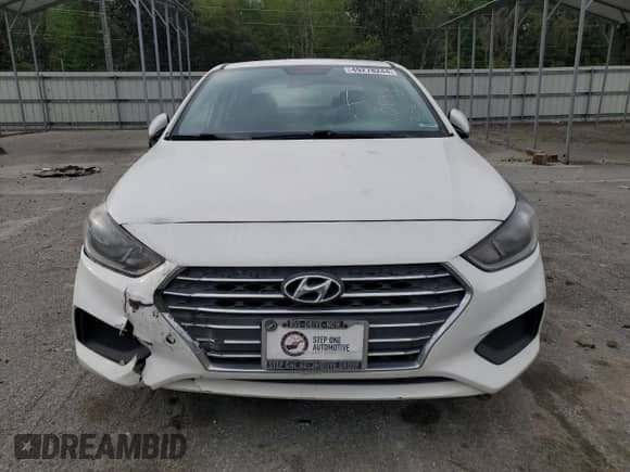 2019 Hyundai Accent SE z VIN 3KPC24A3XKE061485, wystawiony jako Copart lot #49278244 z przebiegiem 102 482 mil mil oraz . Historia ofert i sprzedaży dostępna na DreamBid. Obrazek 5.