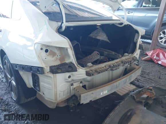 2020 Chevrolet Malibu Premier with VIN 1G1ZE5SX8LF028087, listed as a IAAI auction lot 42237793 with 181,449 mi miles and . Bid and sale history available at DreamBid. Image 6.