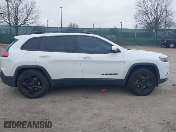 ✅ 2019 Jeep Cherokee Latitude Plus • VIN: 1C4PJMLB8KD292170 • Lot: 41800952. Listed on IAAI with 67,277 mi. Free auction sales archive from the USA and detailed vehicle history report at DreamBid. Image 13.