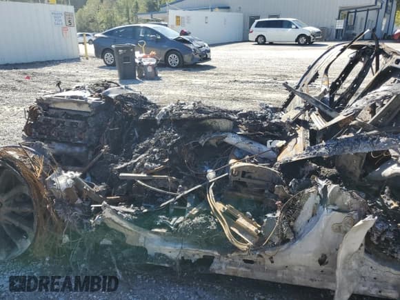 ✅ 2015 Land Rover Range Rover Supercharged • VIN: SALGS3TFXFA204875 • Lot: 85777175. Wystawiony na Copart z przebiegiem Nie podano. Bezpłatny archiwum sprzedaży aukcyjnych z USA i szczegółowy raport historii pojazdu na DreamBid. Zdjęcie 7.