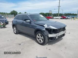 ✅ 2018 Mercedes-Benz GLC 300 • VIN: WDC0G4JB4JV100880 • Lot: 42811271. Wystawiony na IAAI z przebiegiem 141 904 mil. Bezpłatny archiwum sprzedaży aukcyjnych z USA i szczegółowy raport historii pojazdu na DreamBid. Zdjęcie 1.