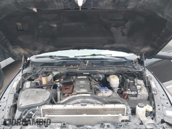 ✅ 2018 Ram 2500 Laramie • VIN: 3C6UR5FL6JG327626 • Lot: 43830561. Wystawiony na IAAI z przebiegiem 222 903 mil. Bezpłatny archiwum sprzedaży aukcyjnych z USA i szczegółowy raport historii pojazdu na DreamBid. Zdjęcie 10.