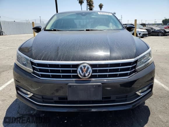 ✅ 2016 Volkswagen Passat SEL Premium • VIN: 1VWCM7A38GC009022 • Lot: 63841235. Listed on Copart with 134,137 mi. Free auction sales archive from the USA and detailed vehicle history report at DreamBid. Image 5.