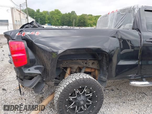 ✅ 2017 Chevrolet Silverado 2500HD Work Truck • VIN: 1GC1KUEG9HF105401 • Лот: 42952053. Опубликован ранее на IAAI с пробегом 84 654 миль. Бесплатный доступ к архиву аукционных продаж из США и подробный отчёт об истории автомобиля на DreamBid. Изображение 20.