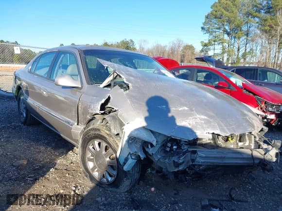 ✅ 2002 Lincoln Continental • VIN: 1LNHM97V12Y699605 • Lot: 41235748. Listed on IAAI with Not provided. Free auction sales archive from the USA and detailed vehicle history report at DreamBid. Image 1.
