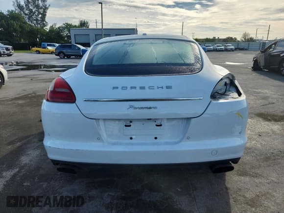 ✅ 2011 Porsche Panamera • VIN: WP0AA2A70BL019965 • Lot: 85564725. Wystawiony na Copart z przebiegiem 90 979 mil. Bezpłatny archiwum sprzedaży aukcyjnych z USA i szczegółowy raport historii pojazdu na DreamBid. Zdjęcie 6.