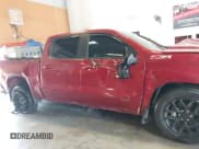 ✅ 2022 Chevrolet Silverado 1500 RST • VIN: 3GCUDEED0NG538893 • Lot: 42880421. Wystawiony na IAAI z przebiegiem Nie podano. Bezpłatny archiwum sprzedaży aukcyjnych z USA i szczegółowy raport historii pojazdu na DreamBid. Zdjęcie 18.