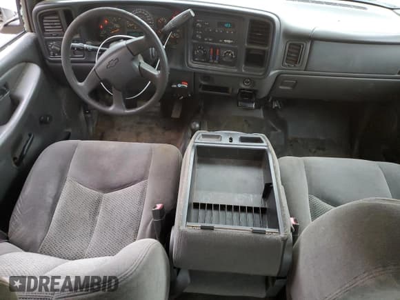 ✅ 2006 Chevrolet Silverado 2500HD LT2 • VIN: 1GCHK23D36F190230 • Lot: 87080494. Wystawiony na Copart z przebiegiem 239 942 mil. Bezpłatny archiwum sprzedaży aukcyjnych z USA i szczegółowy raport historii pojazdu na DreamBid. Zdjęcie 8.