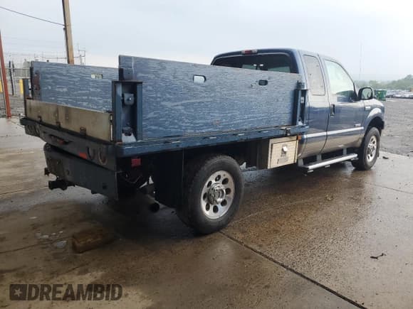 ✅ 2005 Ford F-350 XL • VIN: 1FTWX31PX5EA48196 • Lot: 63113195. Listed on Copart with 162,783 mi. Free auction sales archive from the USA and detailed vehicle history report at DreamBid. Image 3.