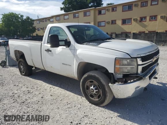 ✅ 2012 Chevrolet Silverado 2500HD Work Truck • VIN: 1GC0CVCG5CF138907 • Lot: 63101555. Wystawiony na Copart z przebiegiem 332 432 mil. Bezpłatny archiwum sprzedaży aukcyjnych z USA i szczegółowy raport historii pojazdu na DreamBid. Zdjęcie 4.