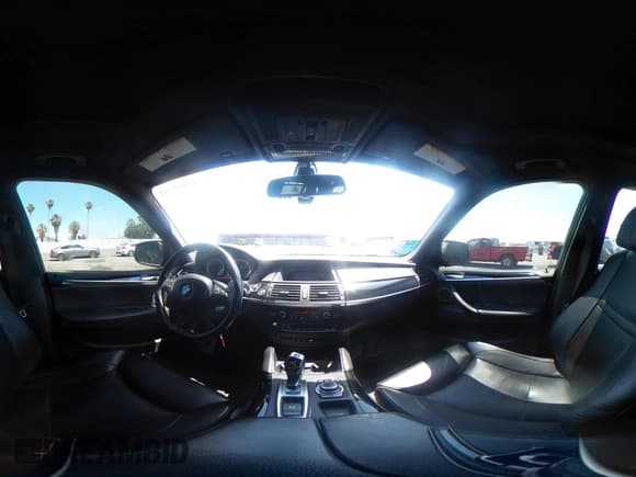 ✅ 2013 BMW X5 M • VIN: 5YMGY0C51DLL15903 • Лот: 42455351. Опубликован ранее на IAAI с пробегом 134 710 миль. Бесплатный доступ к архиву аукционных продаж из США и подробный отчёт об истории автомобиля на DreamBid. Изображение 18.