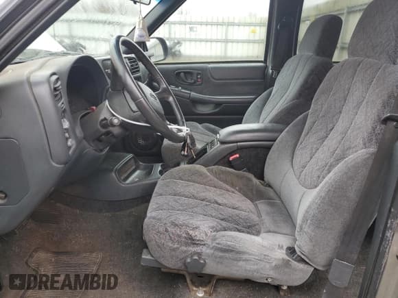 ✅ 2001 Chevrolet S-10 LS • VIN: 1GCDT13W31K154495 • Лот: 50442085. Опубликован ранее на Copart с пробегом 153 728 миль. Бесплатный доступ к архиву аукционных продаж из США и подробный отчёт об истории автомобиля на DreamBid. Изображение 7.