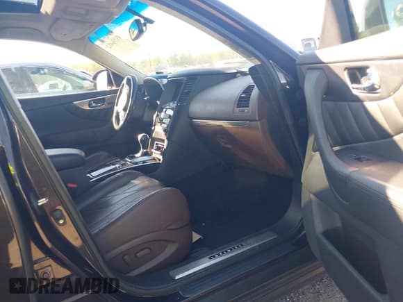 ✅ 2011 Infiniti FX • VIN: JN8AS1MW2BM730799 • Lot: 43356412. Wystawiony na IAAI z przebiegiem 113 703 mil. Bezpłatny archiwum sprzedaży aukcyjnych z USA i szczegółowy raport historii pojazdu na DreamBid. Zdjęcie 5.