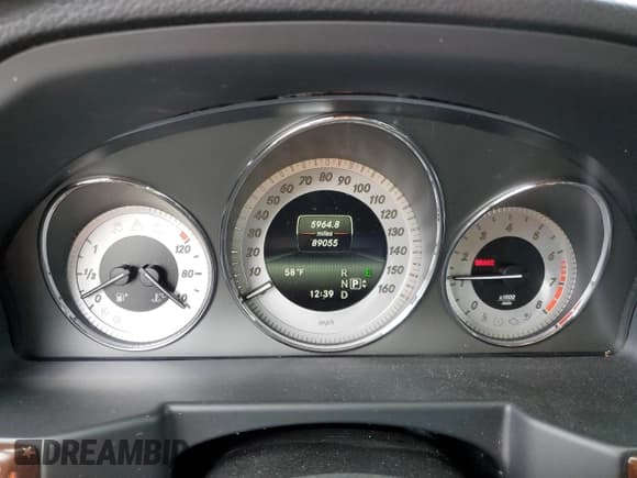 ✅ 2015 Mercedes-Benz GLK 350 • VIN: WDCGG8JB8FG381034 • Lot: 82651865. Listed on Copart with 89,055 mi. Free auction sales archive from the USA and detailed vehicle history report at DreamBid. Image 9.