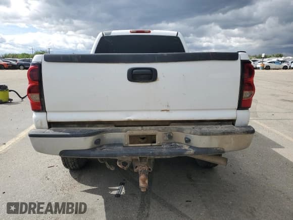 ✅ 2006 Chevrolet Silverado 2500HD LT3 • VIN: 1GCHK23UX6F191374 • Lot: 56893015. Wystawiony na Copart z przebiegiem Nie podano. Bezpłatny archiwum sprzedaży aukcyjnych z USA i szczegółowy raport historii pojazdu na DreamBid. Zdjęcie 6.