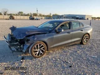 ✅ 2019 Volvo S60 Momentum • VIN: 7JR102FK7KG009122 • Lot: 92012725. Wystawiony na Copart z przebiegiem 47 310 mil. Bezpłatny archiwum sprzedaży aukcyjnych z USA i szczegółowy raport historii pojazdu na DreamBid. Zdjęcie 1.