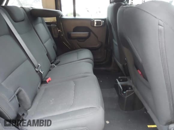 ✅ 2021 Jeep Wrangler Unlimited Willys • VIN: 1C4HJXDNXMW579595 • Lot: 41930989. Wystawiony na IAAI z przebiegiem 32 148 mil. Bezpłatny archiwum sprzedaży aukcyjnych z USA i szczegółowy raport historii pojazdu na DreamBid. Zdjęcie 8.