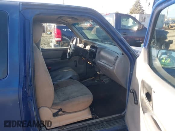 ✅ 2000 Ford Ranger XL • VIN: 1FTZR15V9YPB50747 • Лот: 43562988. Опубликован ранее на IAAI с пробегом 134 325 миль. Бесплатный доступ к архиву аукционных продаж из США и подробный отчёт об истории автомобиля на DreamBid. Изображение 5.